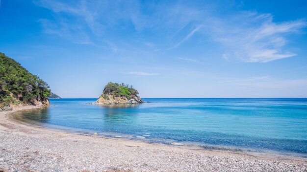 La plage de Paolina sur l'île d'Elbe en Italie