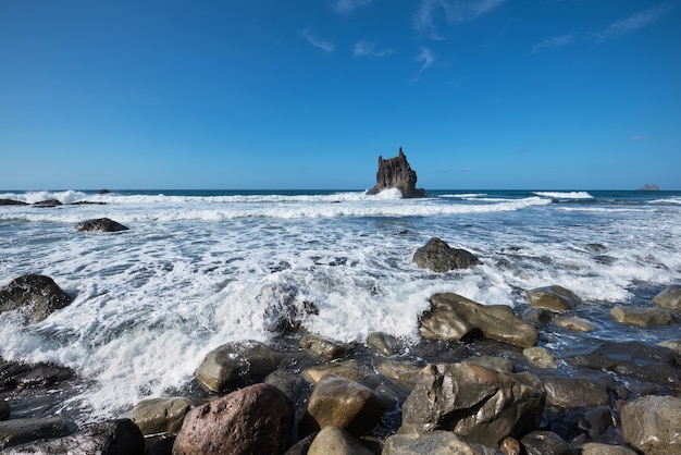 Plage pittoresque de Benijo au nord de l&#39;île de Tenerife, îles Canaries, Espagne.