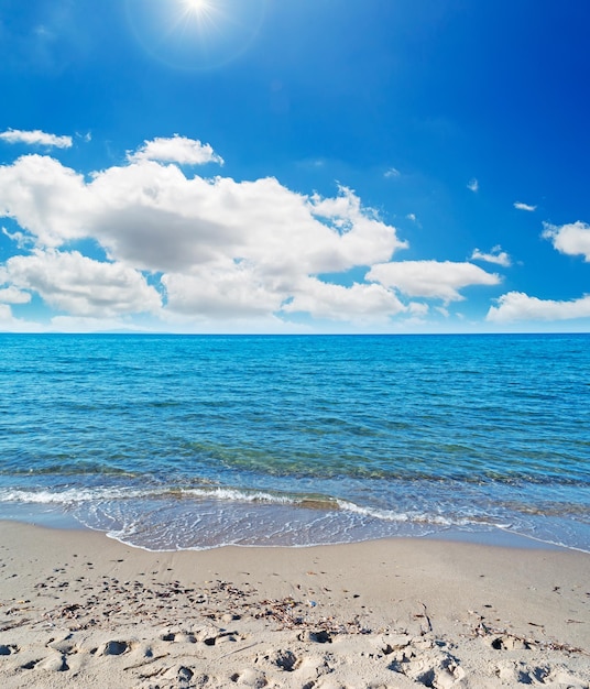 Plage de Platamona par temps nuageux