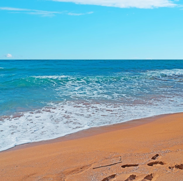 Plage de Porto Ferro par temps clair