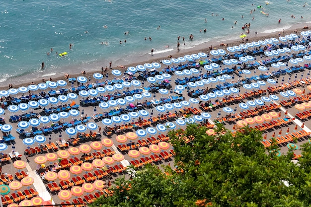 Plage de Positano sur la côte amalfitaine Naples Italie