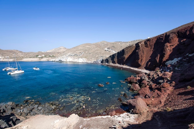 Plage rouge sur l'île de Santorin en Grèce