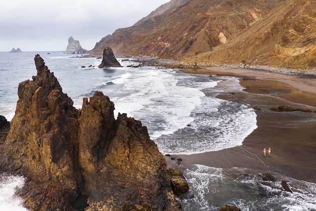 La plage de sable de Benijo sur l'île de TenerifeLes îles Canaries Espagne