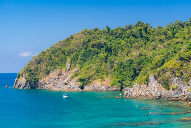 Plage de sable blanc tropical