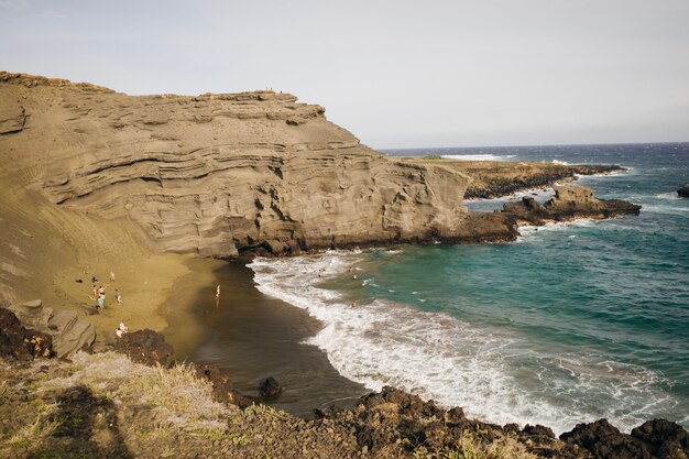 Plage de sable vert sur Big Island, Hawaï.