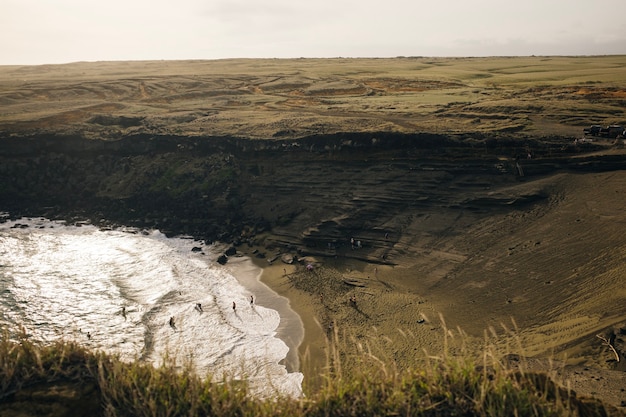 Plage de sable vert sur Big Island, Hawaï.