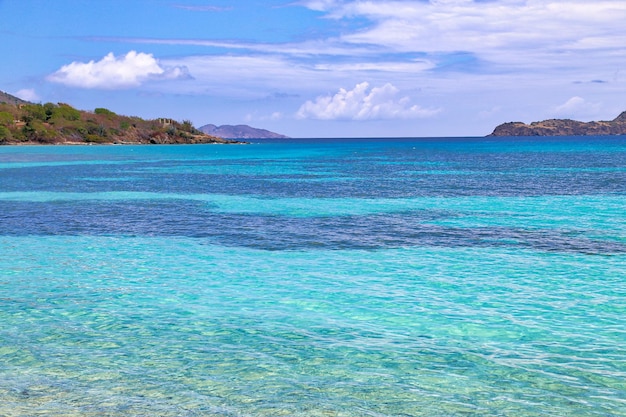 Plage de saphir sur l'île de St Thomas