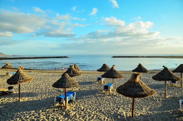 Plage tropicale vide dans les îles Canaries