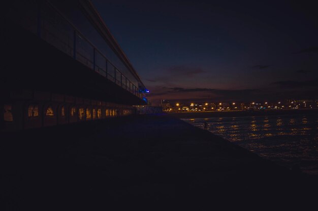 plage de valencia la nuit, vue du port, espagne