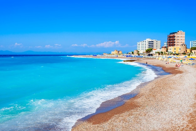 Plage de la ville de l'île de Rhodes Grèce