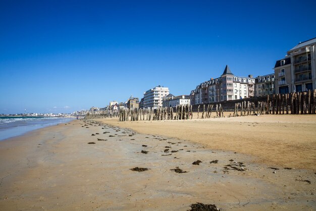 Plage et ville de SaintMalo Bretagne France