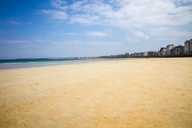 Plage Et Ville De Saintmalo Bretagne France