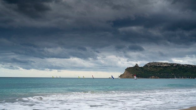 plage avec vue sur la selle du diable.