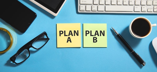 Plan A et Plan B sur des notes autocollantes Concept d'entreprise