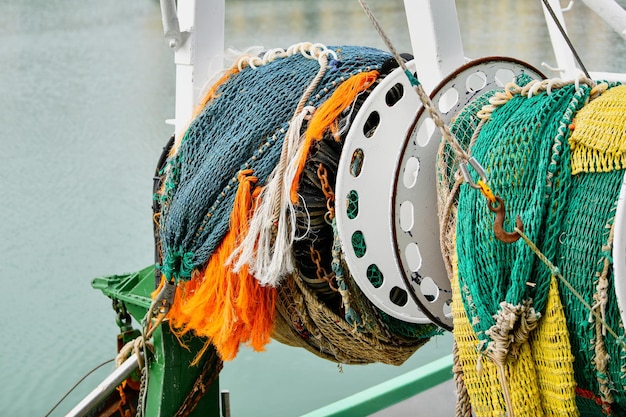 Plan rapproché des filets de pêche sur le fishboat