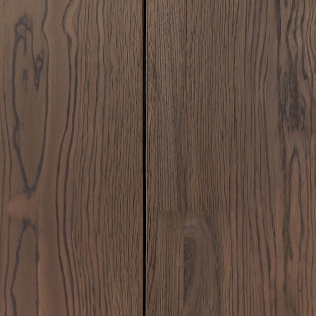 Plancher en bois brun