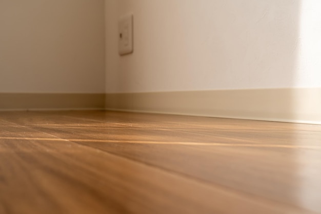 Plancher en bois dans le salon.