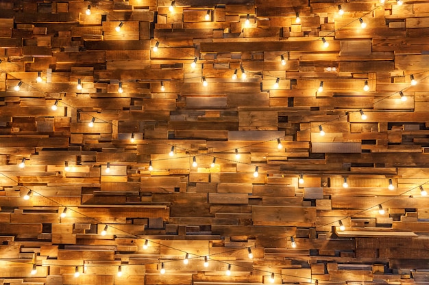 Planches de bois avec fond de lampes