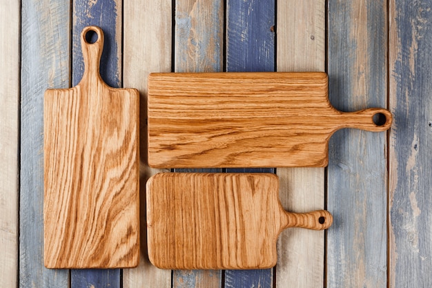 Planches à découper en bois traditionnelles faites avec la coupe de bois de qualité