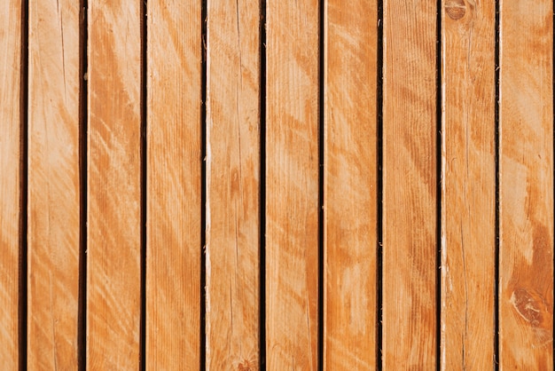 Planches étroites en bois