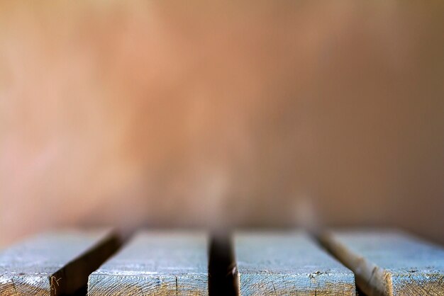 Planches De Table Vide En Bois Avec Fond Flou.