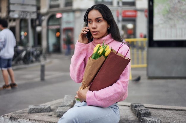 Planifier un dîner surprise romantique avec des tulipes et du vin