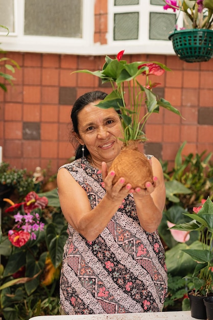 Plantant des sourires l'art colombien à la maison