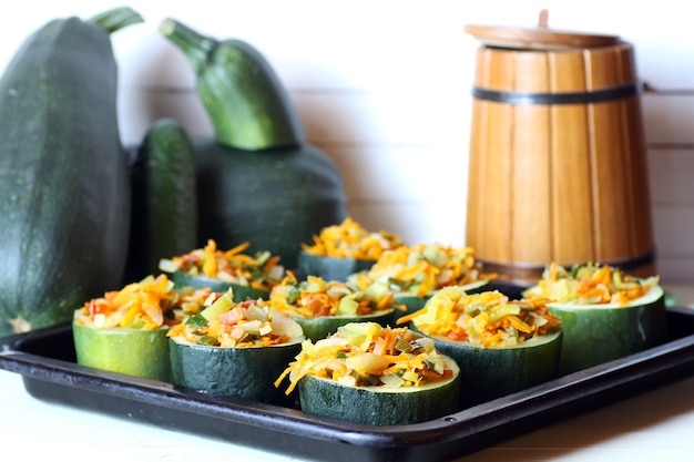 Plat de courgettes farcies