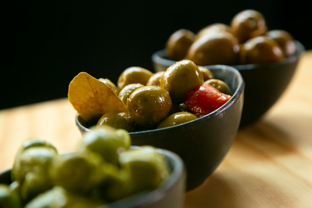 Plat d'olives de qualité supérieure en Espagne Tapa espagnole traditionnelle