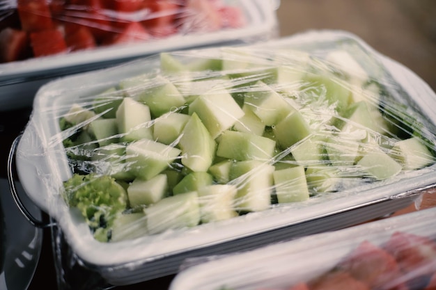 Plat de pastèque et tranches de melon