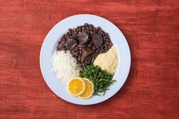 Plat traditionnel brésilien feijoada