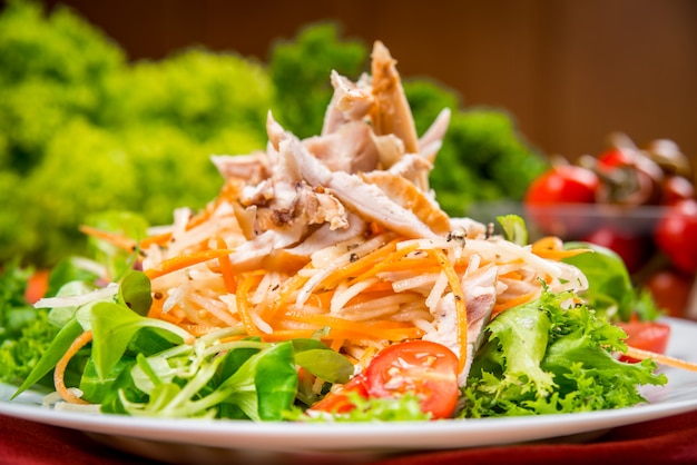 Plat de viande de lapin aux légumes