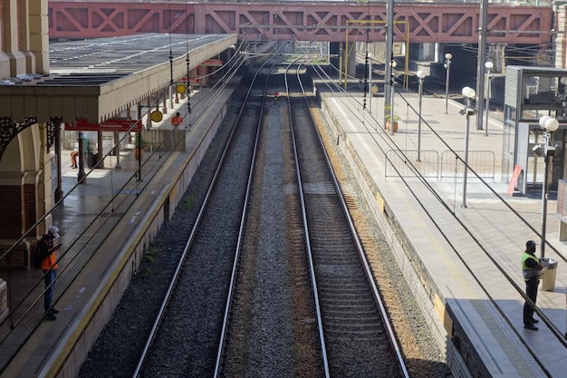 Plate-forme d'embarquement de la gare de Luz dans la ville de Sao Paulo