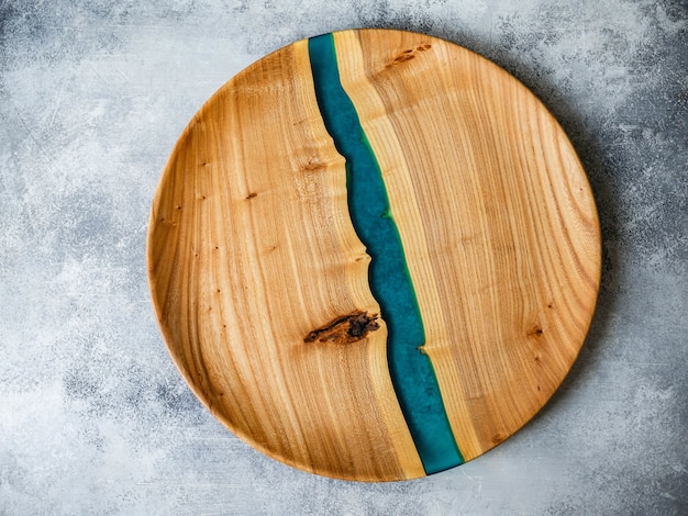 Plateau artisanal rond en bois