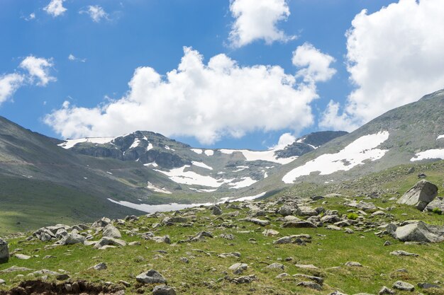 Plateau de montagne d'été Highland avec Giresun - Turquie - Mer Noire