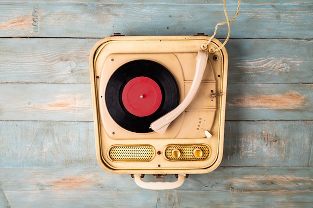 Platine vinyle rétro en bois