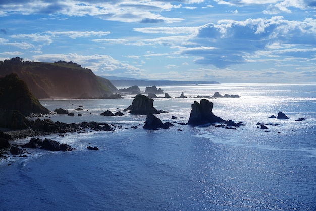 Photo playa del silencio à cudillero asturies en espagne