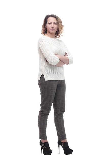 Photo en pleine croissance. jolie jeune femme dans un pull blanc. isolé sur fond blanc.