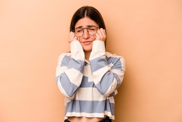 Pleurer mécontent de quelque chose d'agonie et de concept de confusion