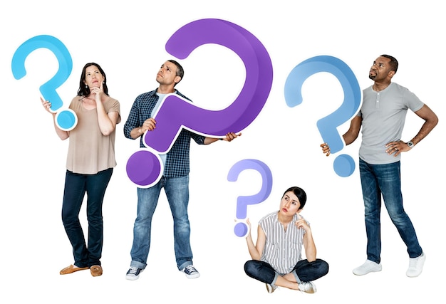 Png Diverses personnes tenant des icônes de point d'interrogation fond transparent