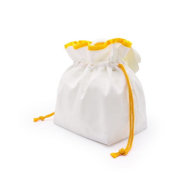 Poche en tissu ou sac de pique-nique isolé fond avec un tracé de détourage.