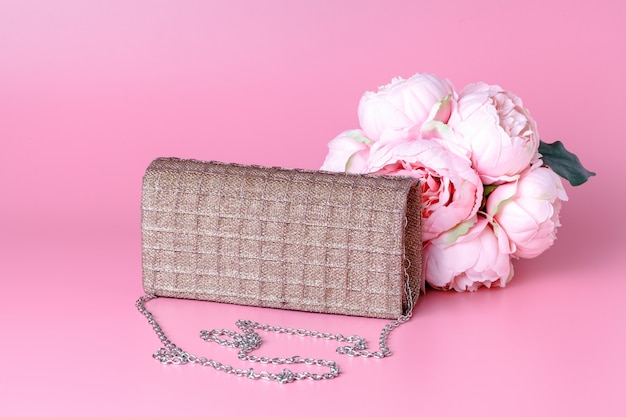 Photo pochette femme dame rose