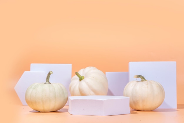 Podium ou piédestal avec citrouilles