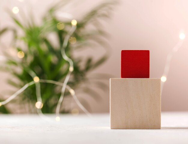 Podium vide pour la présentation des produits socle en bois pour votre modèle de produit pour une annonce...