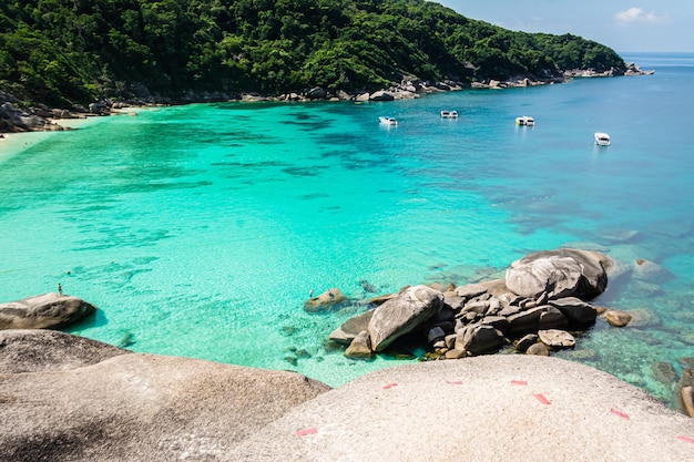 Point de vue sur l'île Similan du parc national de l'île Similan sur la mer d'Andaman à Phang Nga en Thaïlande