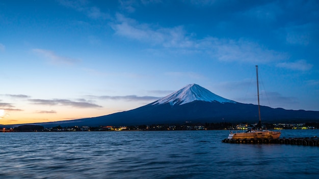 Point de vue avec la montagne Fuji