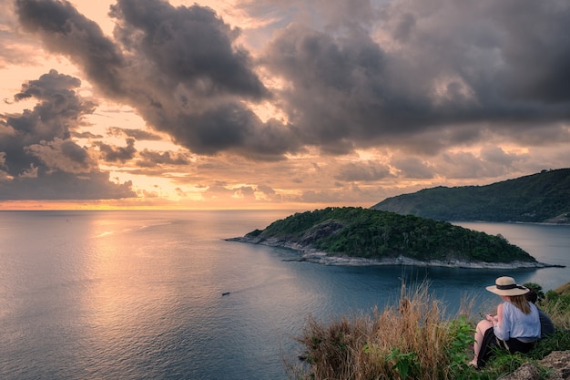 Point de vue paysage laem promthep cap au coucher du soleil