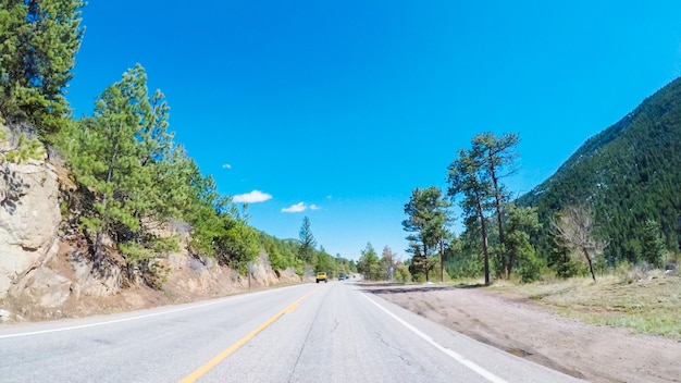 Point de vue POV -Conduire vers l'est jusqu'à Boulder sur l'autoroute 36.