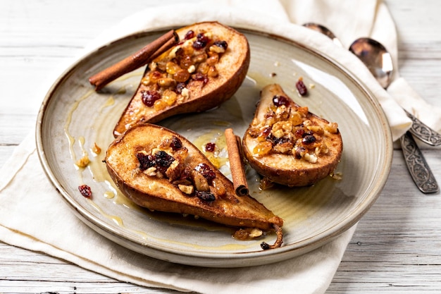 Poires au four sucrées au miel