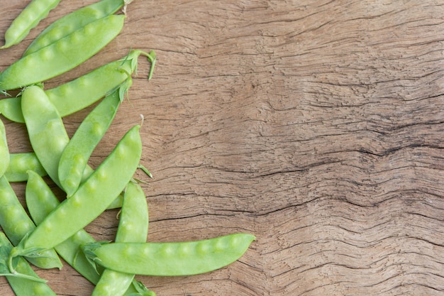 Pois mange-tout, sur, planche, bois, fond